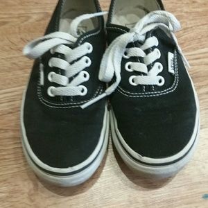BOYS BLACK VANS SIZE 13.5